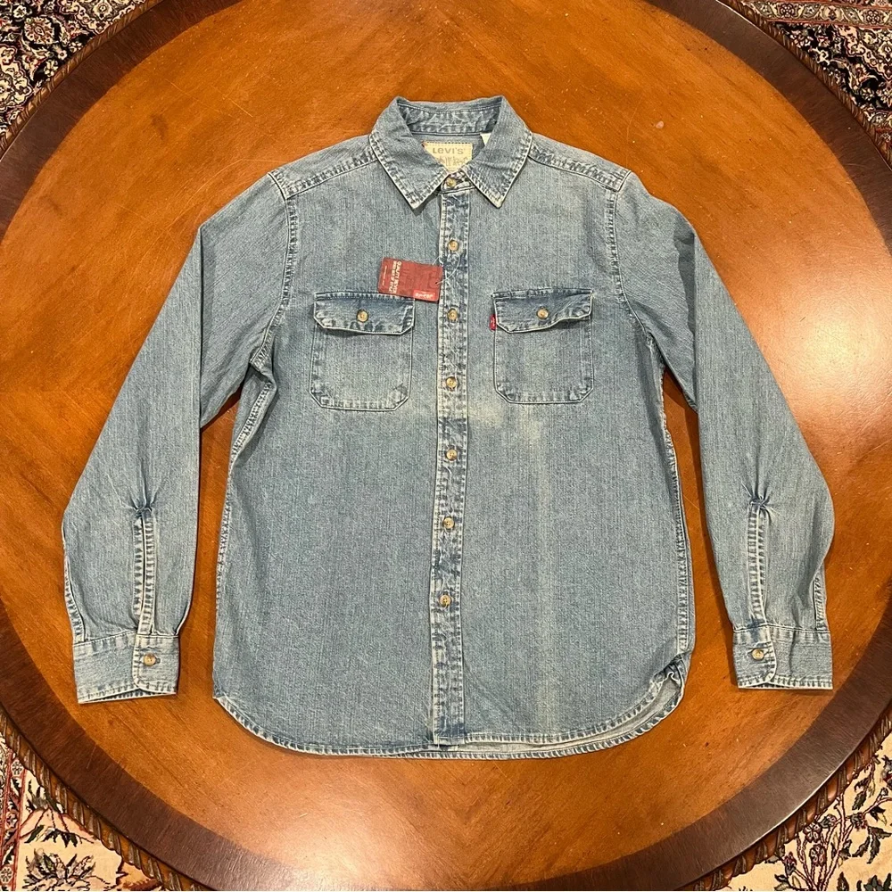 NWT Levi’s Men’s Denim Worker Long-Sleeve Button Down Shirt Light Blue Medium